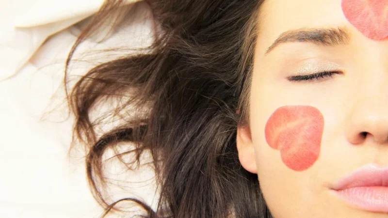 Nowoczesny peeling antyoksydacyjno-depigmentacyjny – sekret promiennej skóry