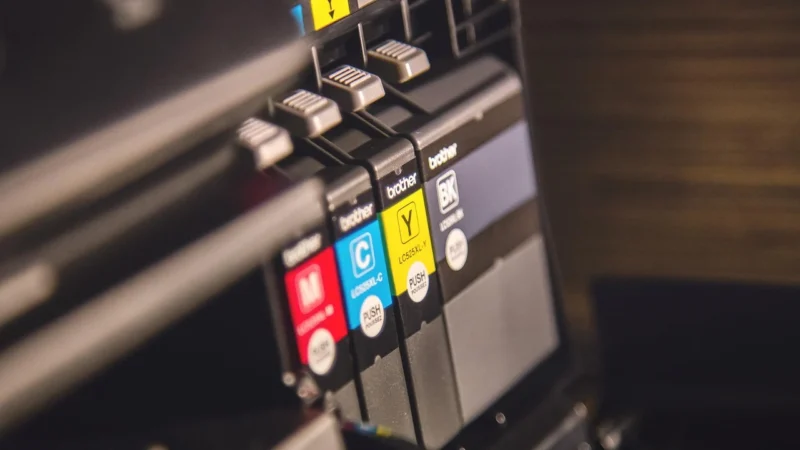 Toner do drukarki – kiedy warto postawić na zamienniki